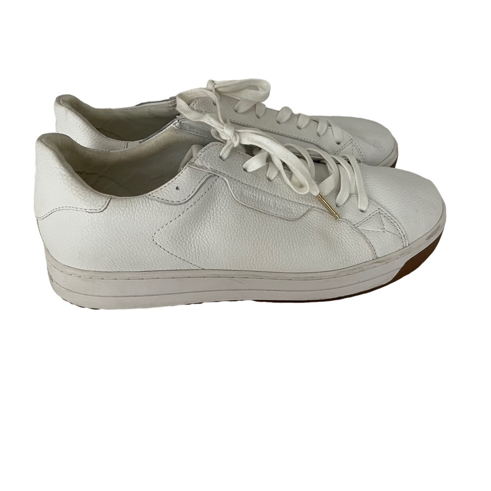 Michael Kors White Leather Sneakers & tennis shoes. Like new. Size 9.5